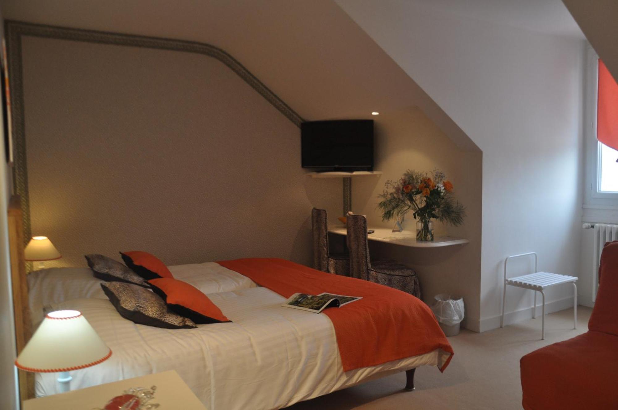 Logis Auberge Du Centre Chitenay Ngoại thất bức ảnh