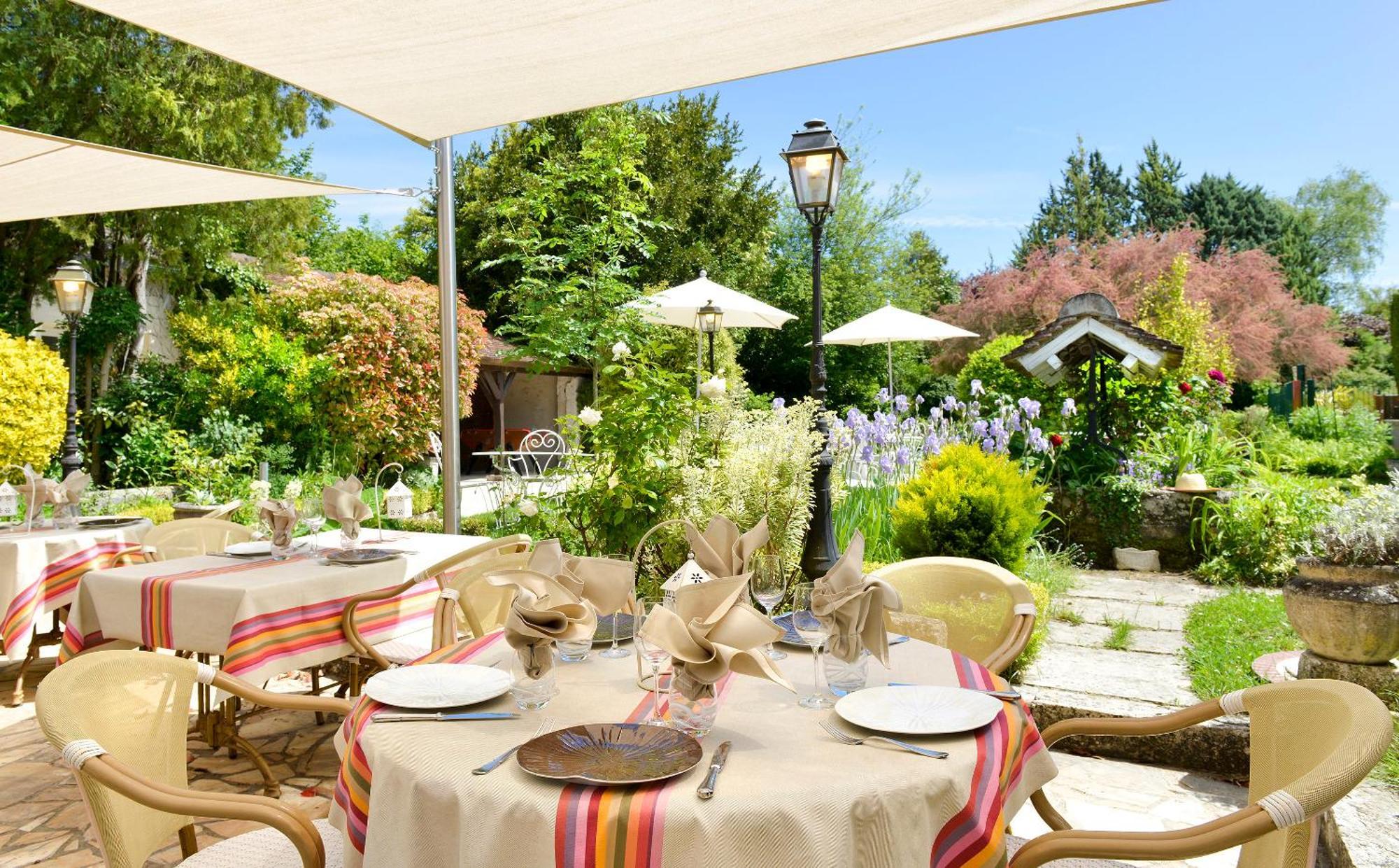 Logis Auberge Du Centre Chitenay Ngoại thất bức ảnh