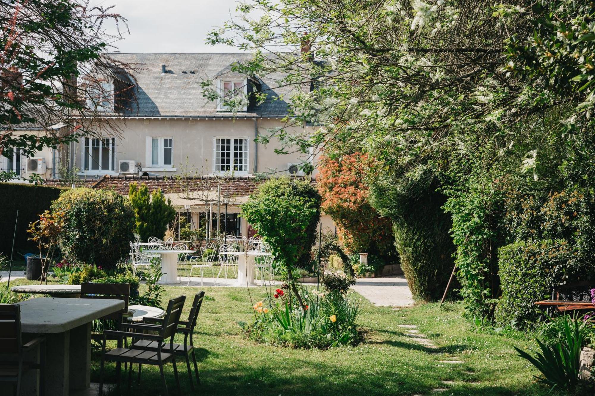 Logis Auberge Du Centre Chitenay Ngoại thất bức ảnh